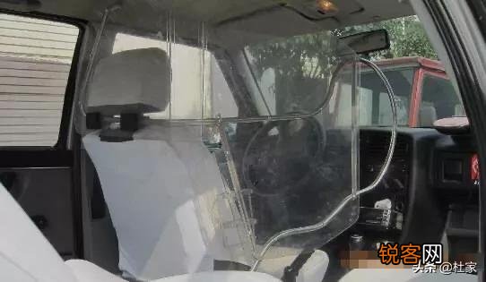 遇到类似陕西宝鸡市凤翔县705杀人事件,司机用什么办法才有可能逃生？