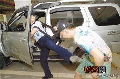 遇到类似陕西宝鸡市凤翔县705杀人事件,司机用什么办法才有可能逃生？