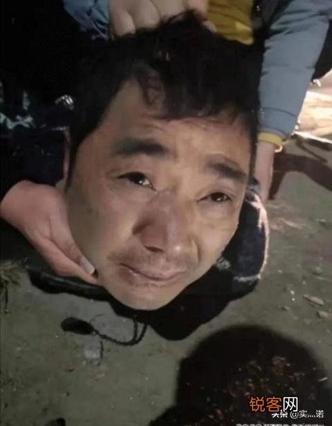 江西高安一男子在农贸市场持刀伤人,是由什么引发的？