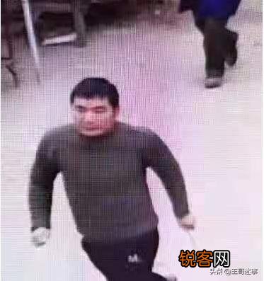 江西高安一男子在农贸市场持刀伤人,是由什么引发的？