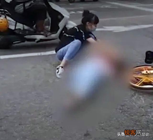 老人行凶造成一死一伤当时路过也有很多成年男性怎么沒有上前制止？