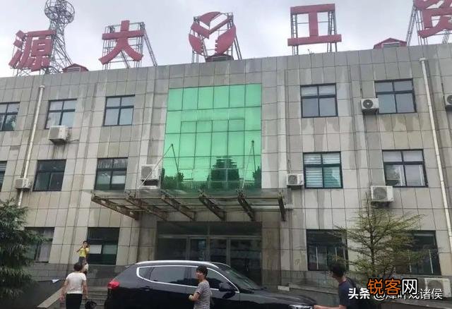 还记得当年的于欢吗？那个为了生母不被讨债的侮辱失手将那个恶魔捅死的于欢怎么判刑的？