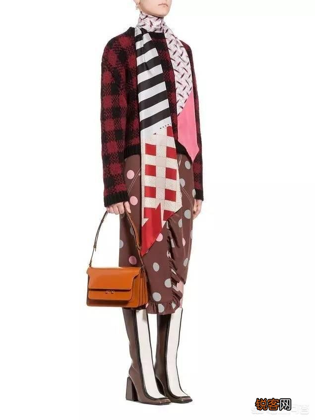 棕色包包好搭衣服吗？一般搭什么颜色？
