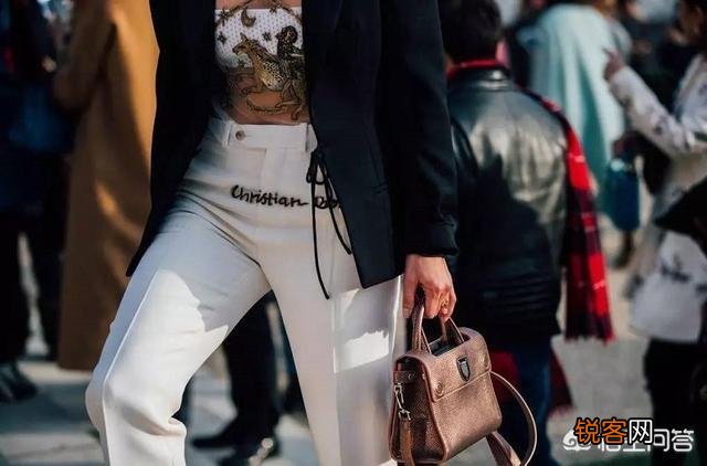 棕色包包好搭衣服吗？一般搭什么颜色？