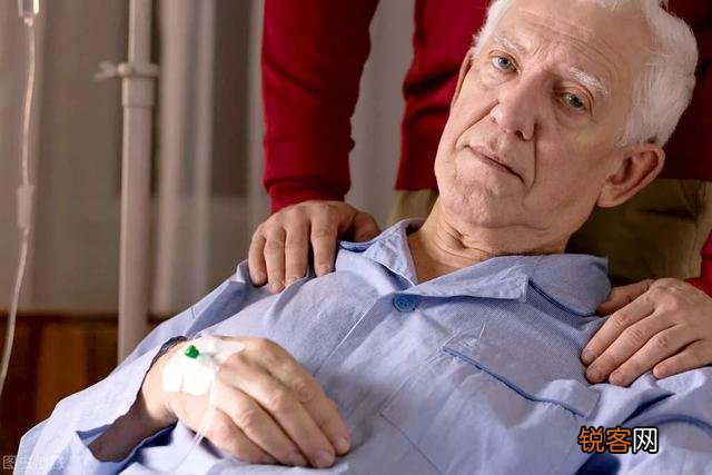 我是护士,邻家老人频繁要求我在家输液我苦不堪言,该怎么拒绝？