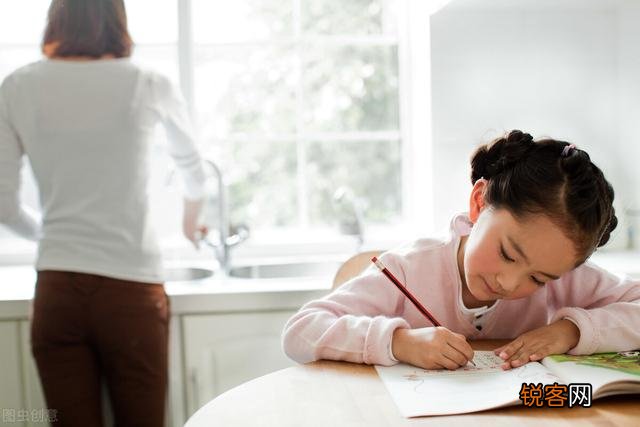 我是护士,邻家老人频繁要求我在家输液我苦不堪言,该怎么拒绝？