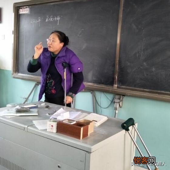 上班期间员工打吊瓶坚持上班,你怎么看？