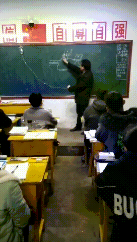 “万荣物理老师打点滴为学生上课”短视频引发关注, 你怎么看？