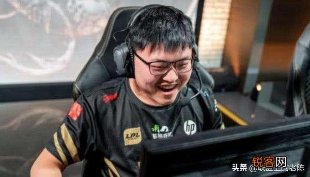 Uzi玩中单滑板鞋,1级打出单杀,狐狸放话“乌兹不行,才杀我3次”,他为什么要炸鱼？