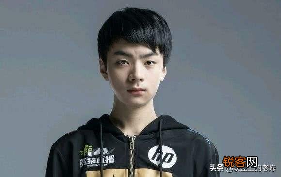 Uzi玩中单滑板鞋,1级打出单杀,狐狸放话“乌兹不行,才杀我3次”,他为什么要炸鱼？