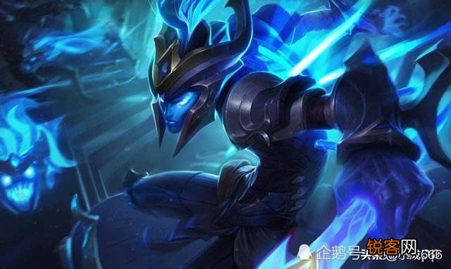 EDG为什么在打FPX四选滑板鞋？
