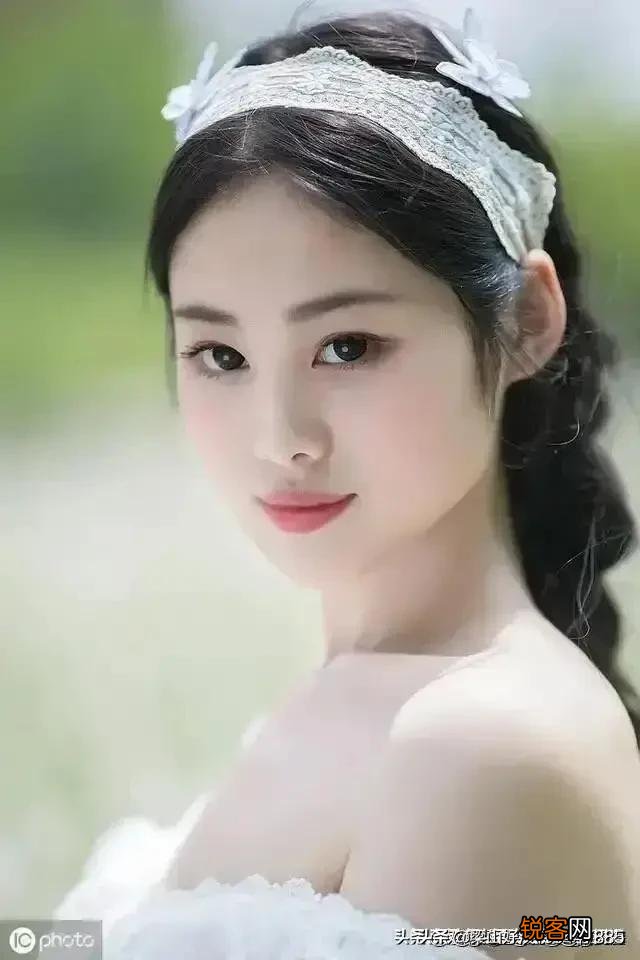 怎么表扬一个女人高贵有气质？