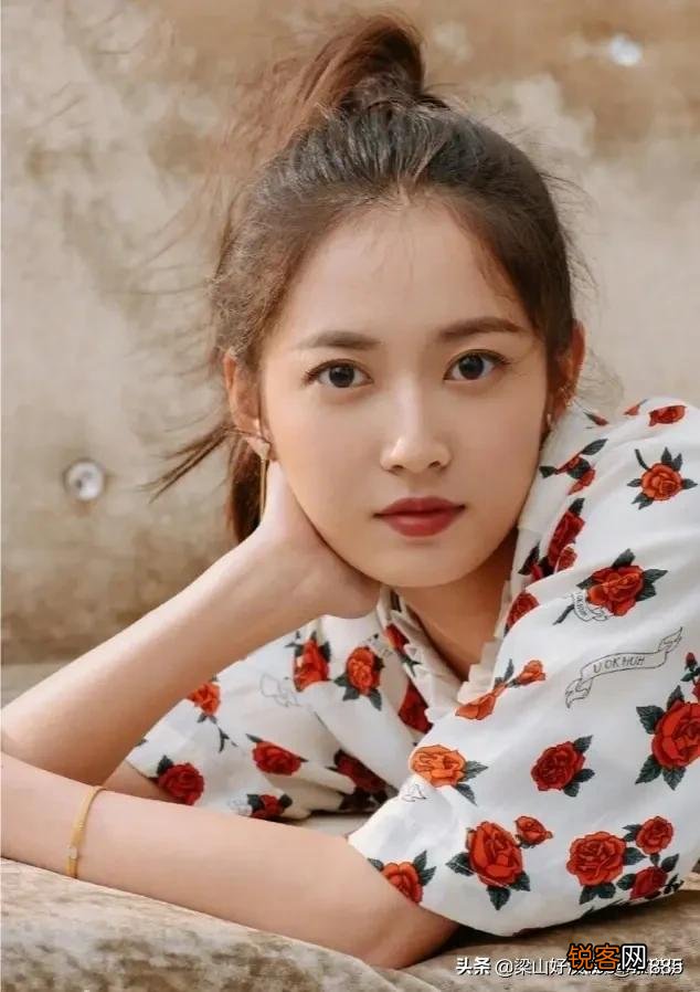 怎么表扬一个女人高贵有气质？