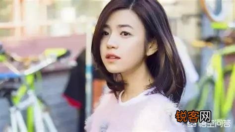 美女画了一幅画求夸,我该怎么花式夸她画的好呢？