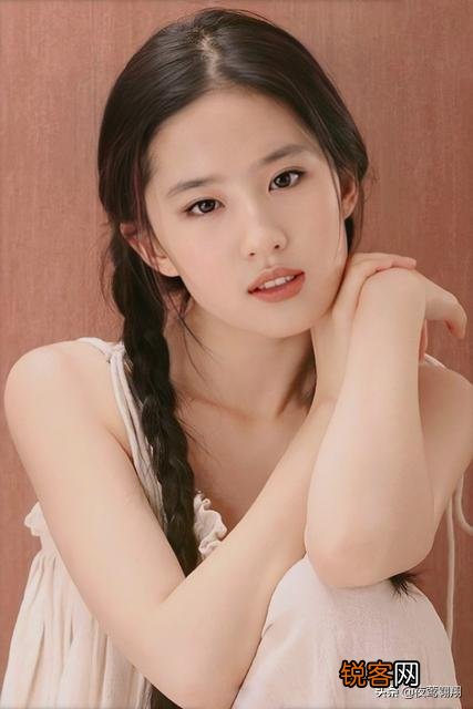 女生喜欢别人夸她好看吗？