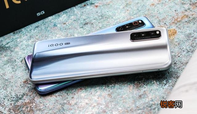 预算2000元左右,有现货,配置高于荣耀v20,内存8+128的手机有什么推荐吗？