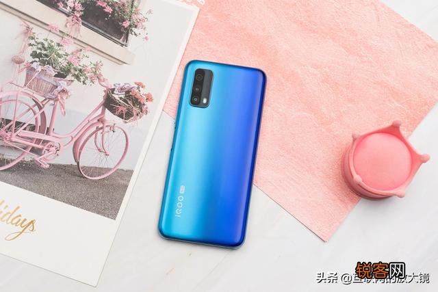 预算2000元左右,有现货,配置高于荣耀v20,内存8+128的手机有什么推荐吗？