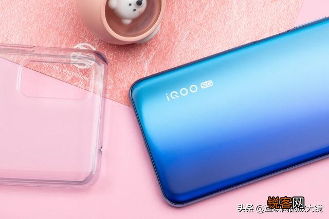 预算2000元左右,有现货,配置高于荣耀v20,内存8+128的手机有什么推荐吗？