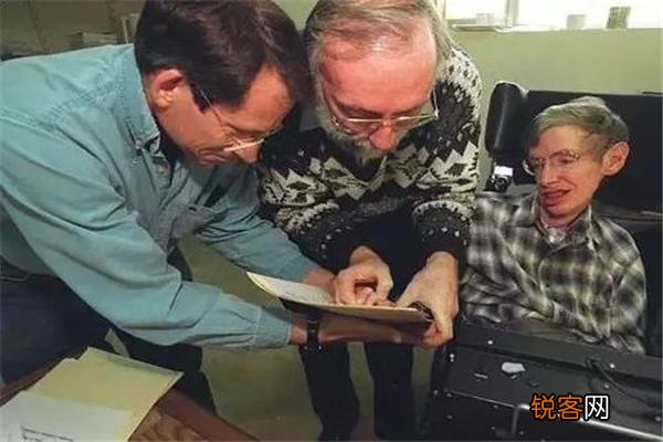 霍金如何与人沟通 霍金用什么控制电脑