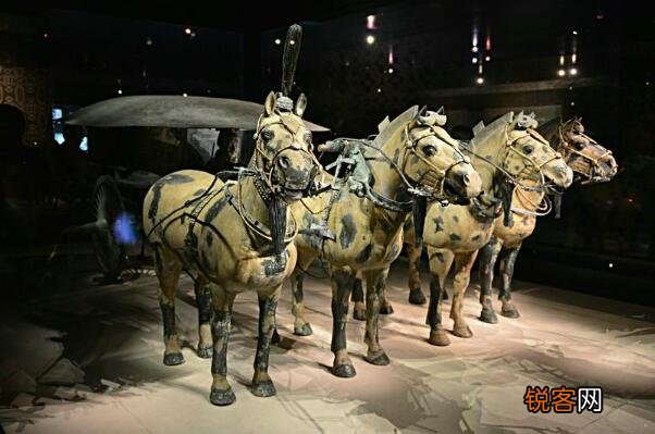 秦始皇为什么要建造兵马俑 兵马俑是真人吗