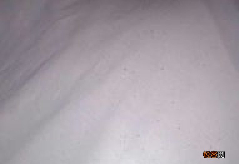 衣服上出现了很多小黑点,怎么办?