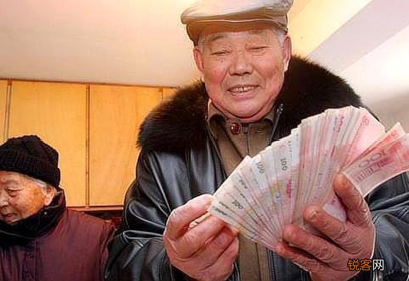 7月养老金补发真的吗？哪些地方养老金调整方案先出？