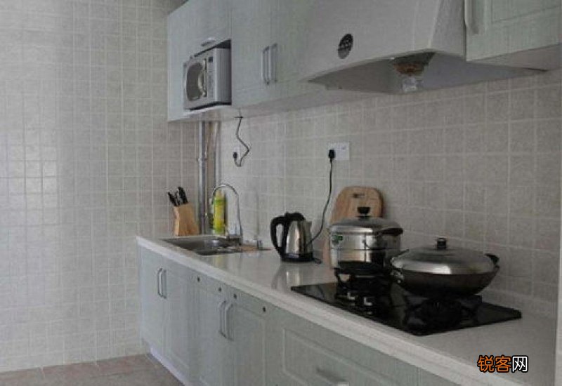 下水道像石灰的堵住了