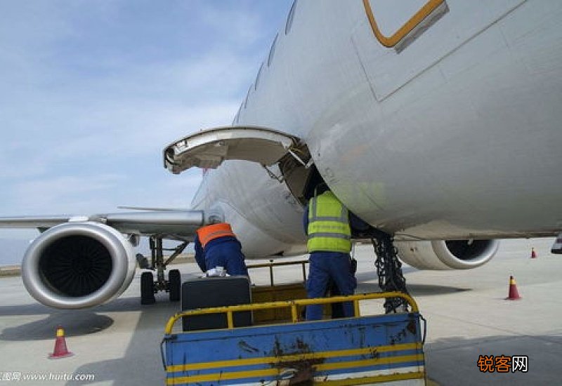 坐飞机如何办理行李托运 坐飞机如何办理行李托运有费用吗