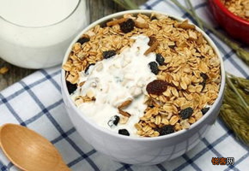 水果麦片热量高吗 水果燕麦片能用开水泡吗