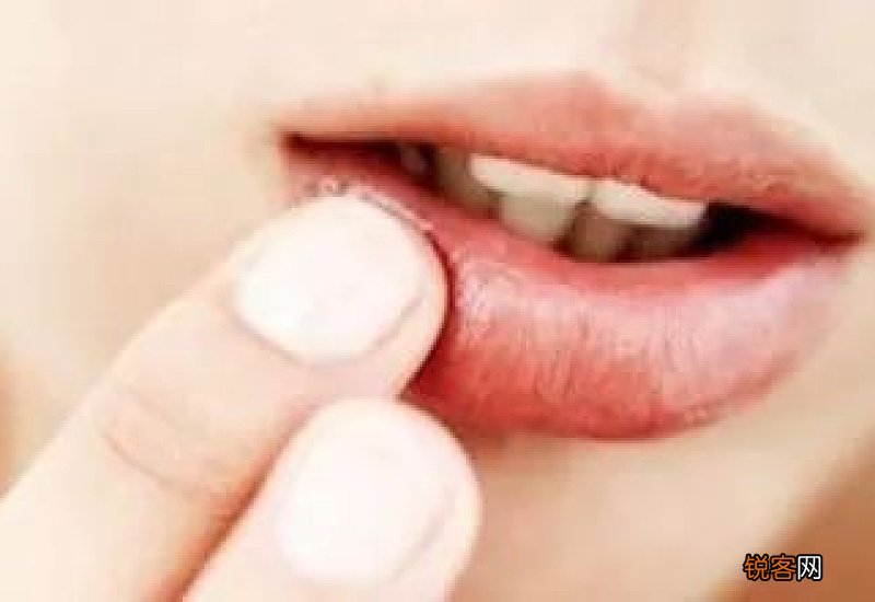 嘴巴上火为什么不能舔