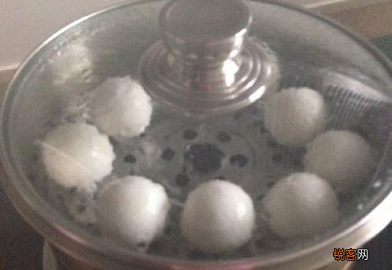 汤圆可以蒸着吃吗 放蒸笼中开火蒸熟即可