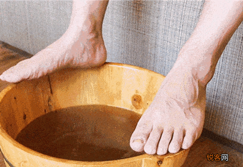 女性去湿气泡脚用什么