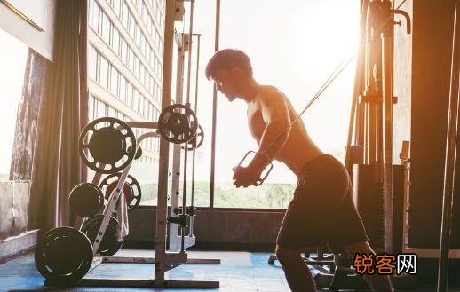 男性健身必备五大动作 健身锻炼四常识