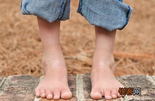 出脚汗的男人许是脾胃失调了 汗脚脚臭调理偏方推荐