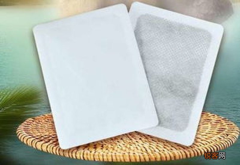 足贴出来的水是湿气吗