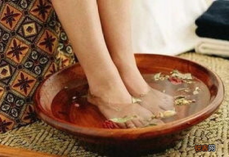 女人每晚艾叶泡脚好吗