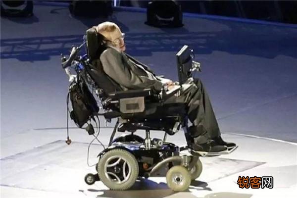 霍金用几根手指打字 霍金通过什么设备说话