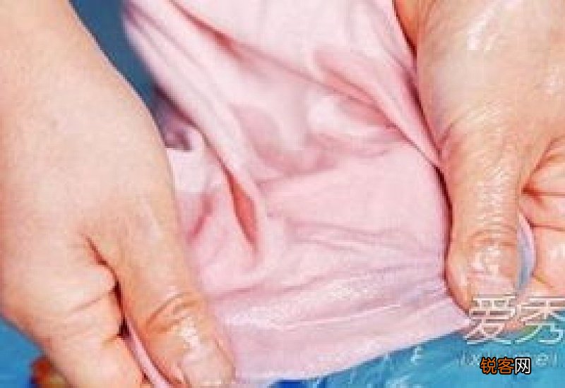 枇杷汁弄到衣服怎么洗干净