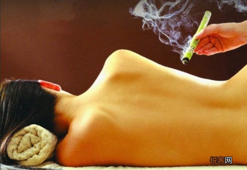 艾灸肚脐出水可以洗澡吗