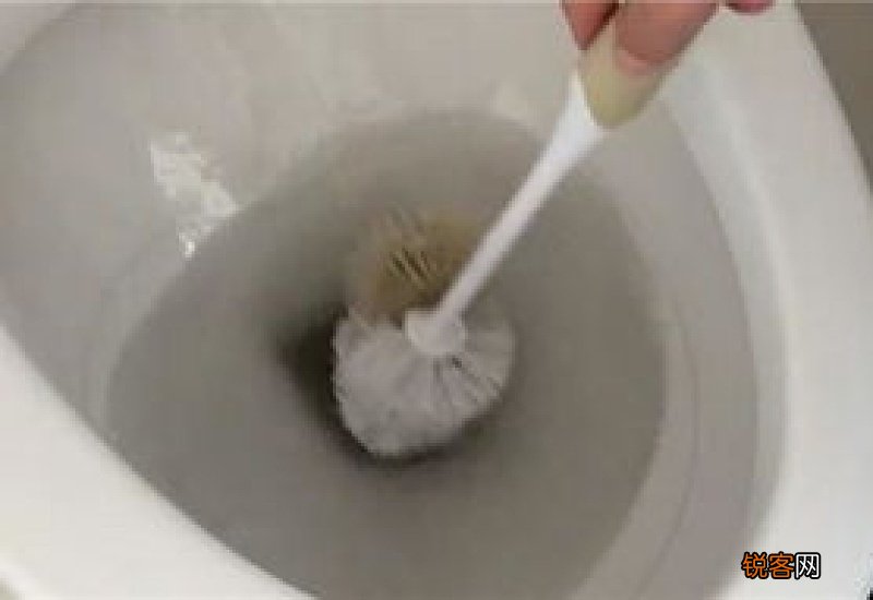 马桶里倒醋能软化大便吗