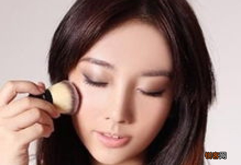 很简单的化妆方法 很简单的化妆方法教程