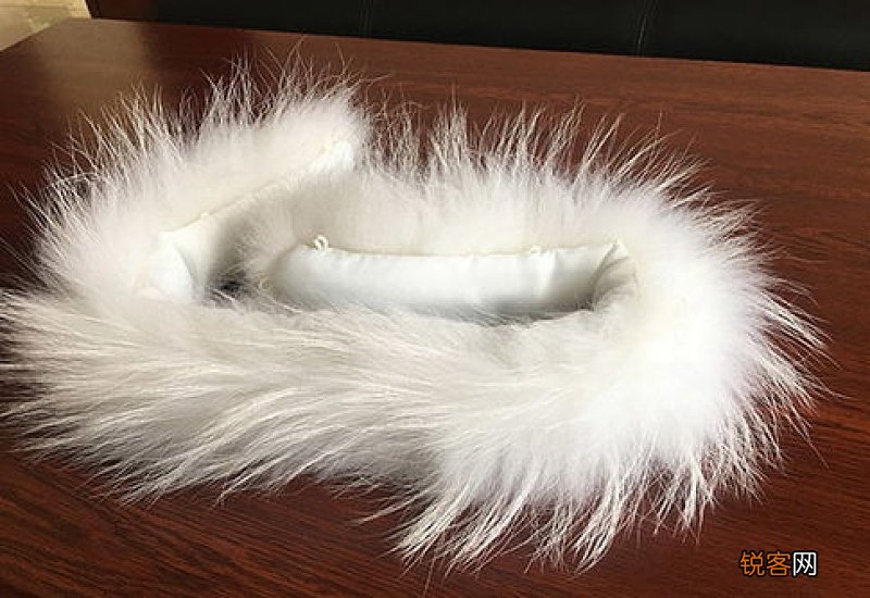 毛领变绿了是什么原因