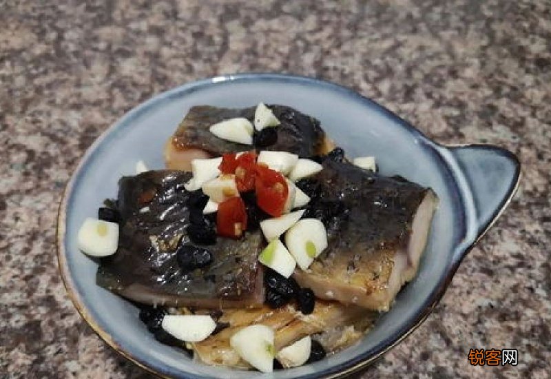 腊鱼是先蒸再煎还是先煎再蒸的